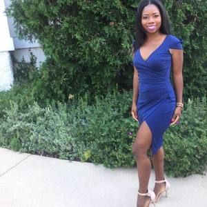 Meet your Posher, Raquel